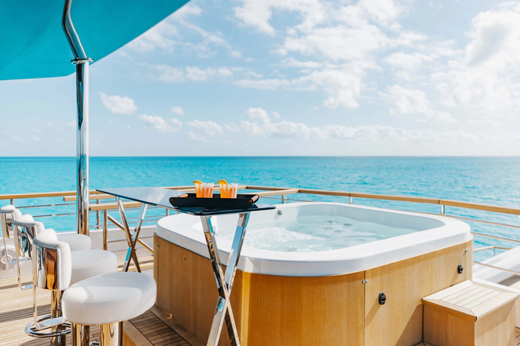 Amore Yacht Photos Pics 