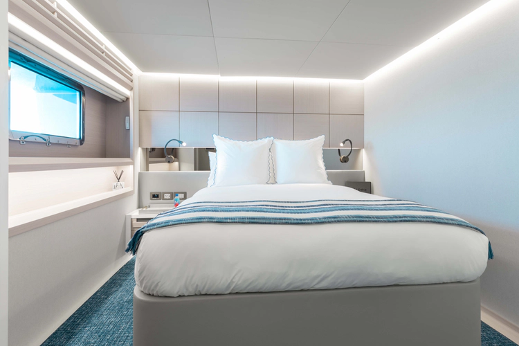 Amore Yacht Photos Pics 