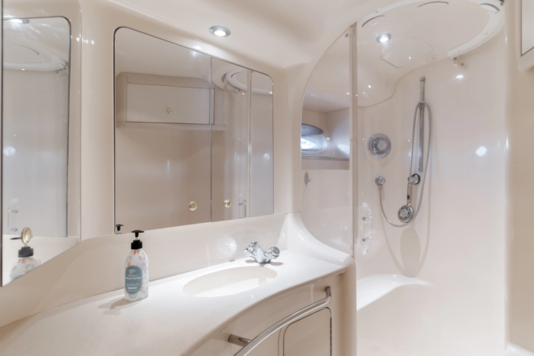 Oasis Yacht Photos Pics 