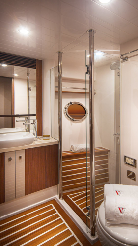 66 Daybridge Yacht Photos Pics 