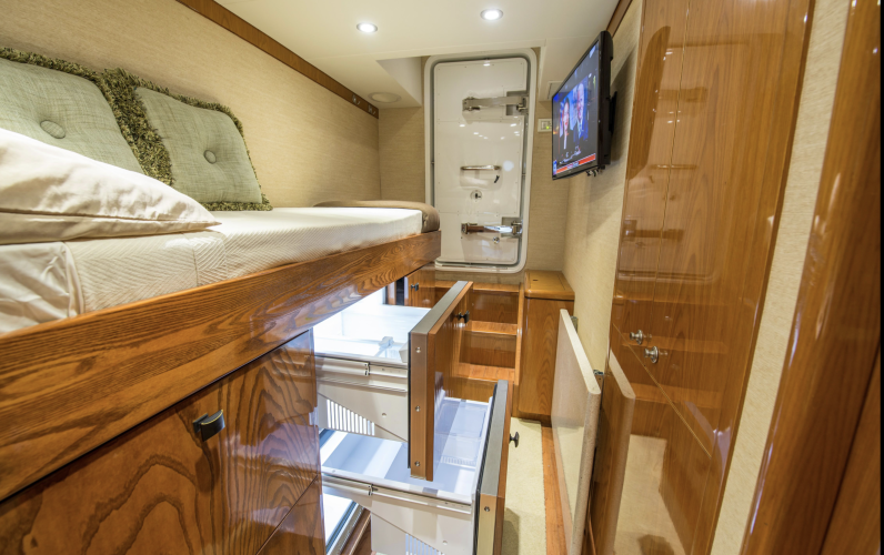 Footloose Yacht Photos Pics 