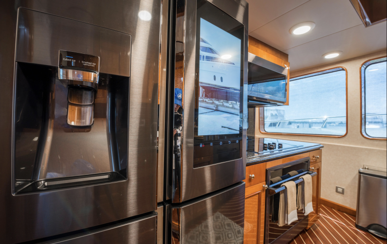 Footloose Yacht Photos Pics 