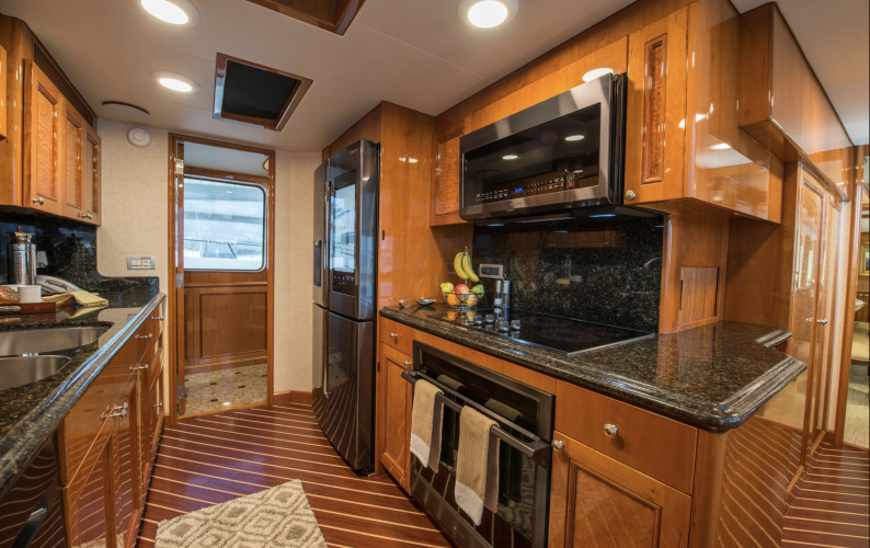 Footloose Yacht Photos Pics 