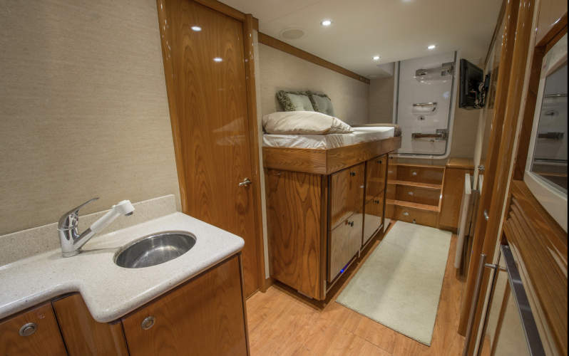 Footloose Yacht Photos Pics 