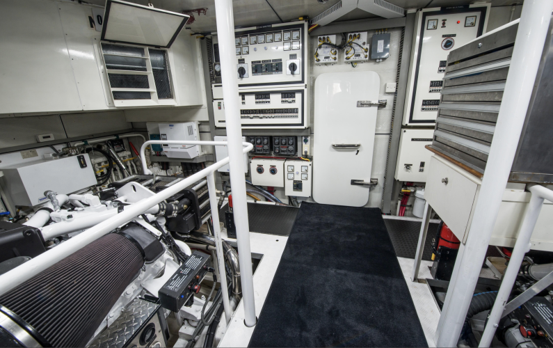 Footloose Yacht Photos Pics 