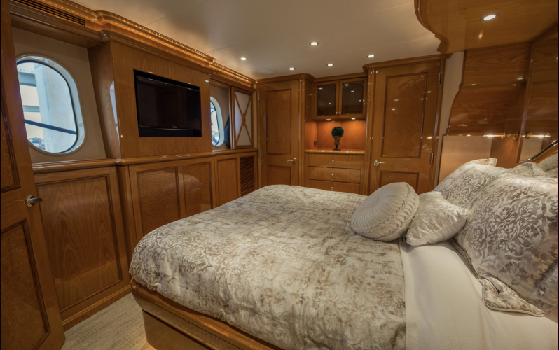 Footloose Yacht Photos Pics 