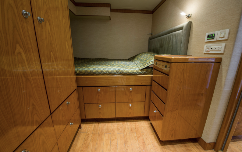 Footloose Yacht Photos Pics 