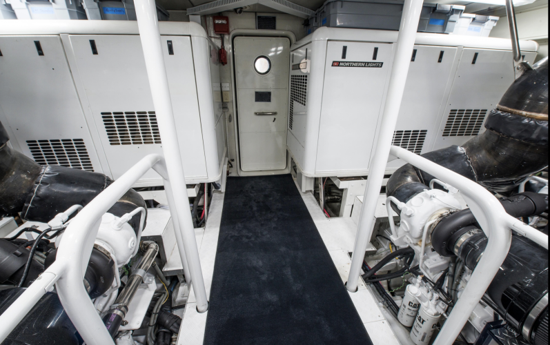 Footloose Yacht Photos Pics 