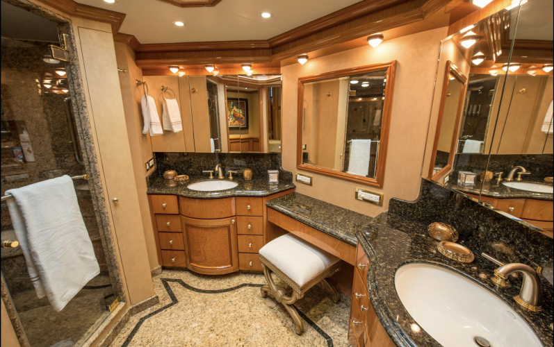 Footloose Yacht Photos Pics 