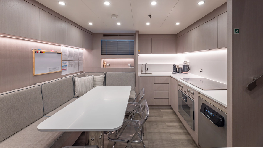 Gioia Yacht Photos Pics 