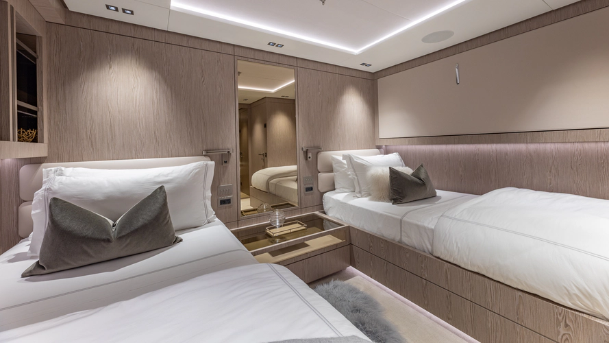 Gioia Yacht Photos Pics 