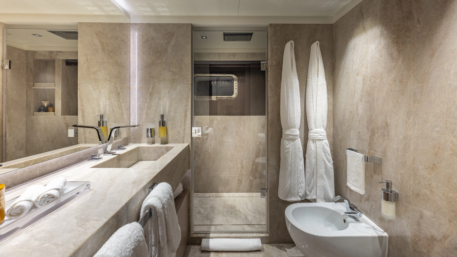 Gioia Yacht Photos Pics 