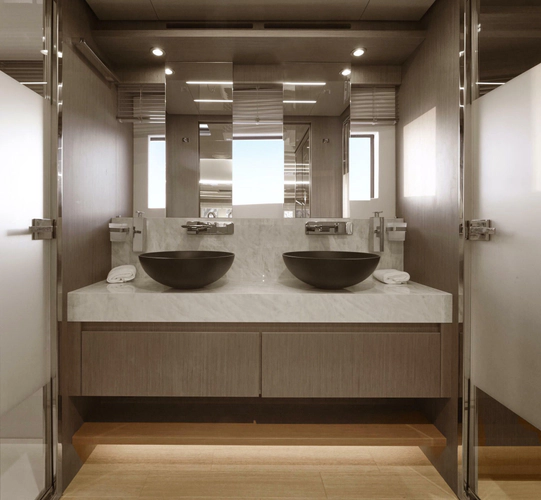 M8 Yacht Photos Pics 