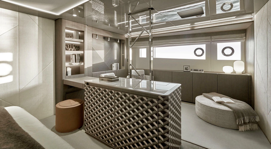 M8 Yacht Photos Pics 