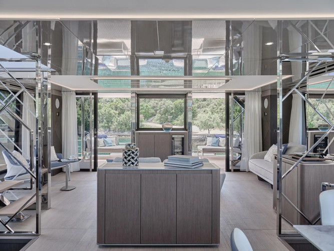 M8 Yacht Photos Pics 