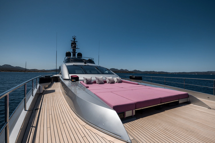 Flying Dagger III Yacht Photos Pics 