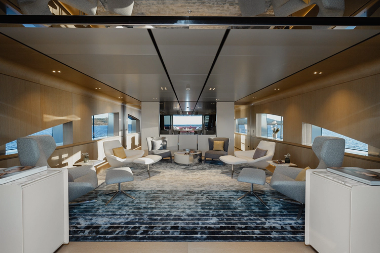 Flying Dagger III Yacht Photos Pics 