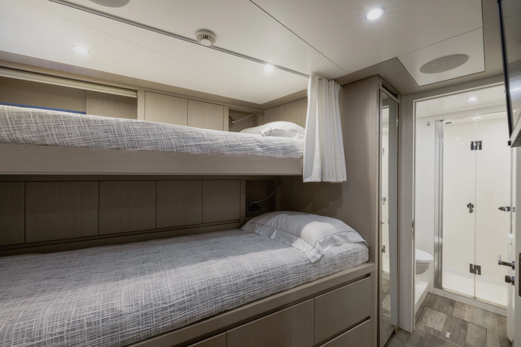 Flying Dagger III Yacht Photos Pics 