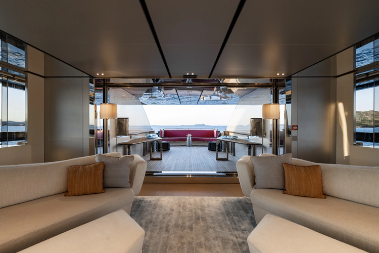 Flying Dagger III Yacht Photos Pics 