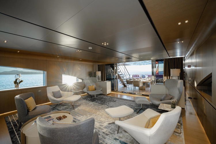 Flying Dagger III Yacht Photos Pics 