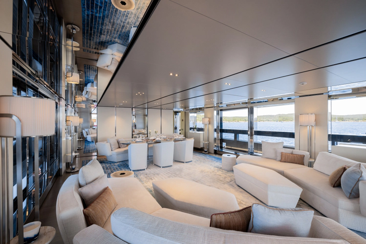 Flying Dagger III Yacht Photos Pics 