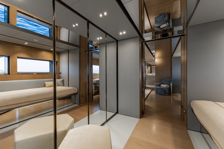 Flying Dagger III Yacht Photos Pics 