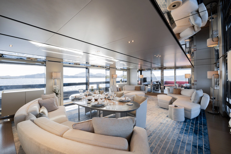 Flying Dagger III Yacht Photos Pics 