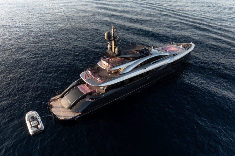 Flying Dagger III Yacht Photos Pics 