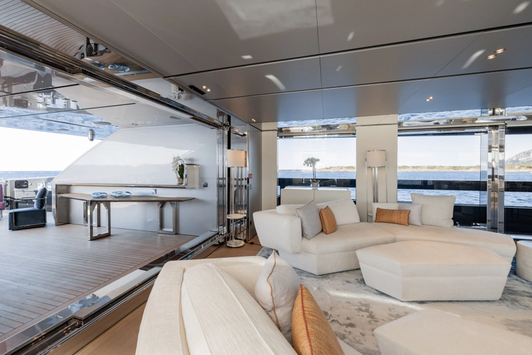 Flying Dagger III Yacht Photos Pics 