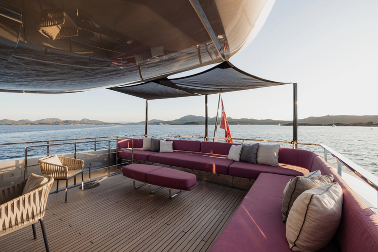 Flying Dagger III Yacht Photos Pics 