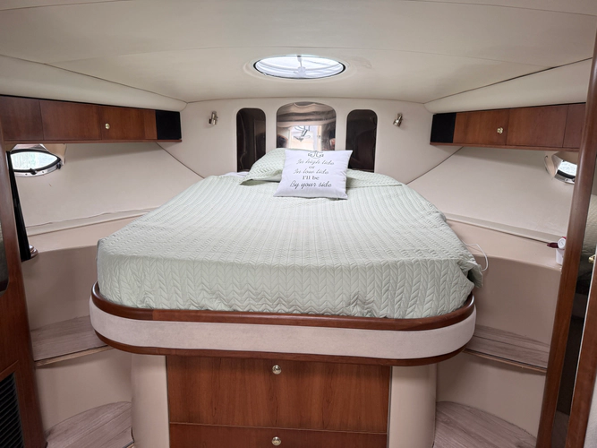 Honu Yacht Photos Pics 