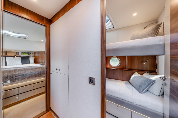 54 Daybridge Yacht Photos Pics 