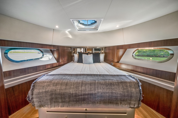 54 Daybridge Yacht Photos Pics 