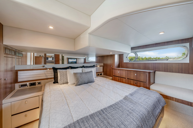 54 Daybridge Yacht Photos Pics 