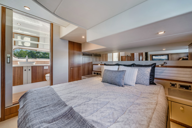 54 Daybridge Yacht Photos Pics 