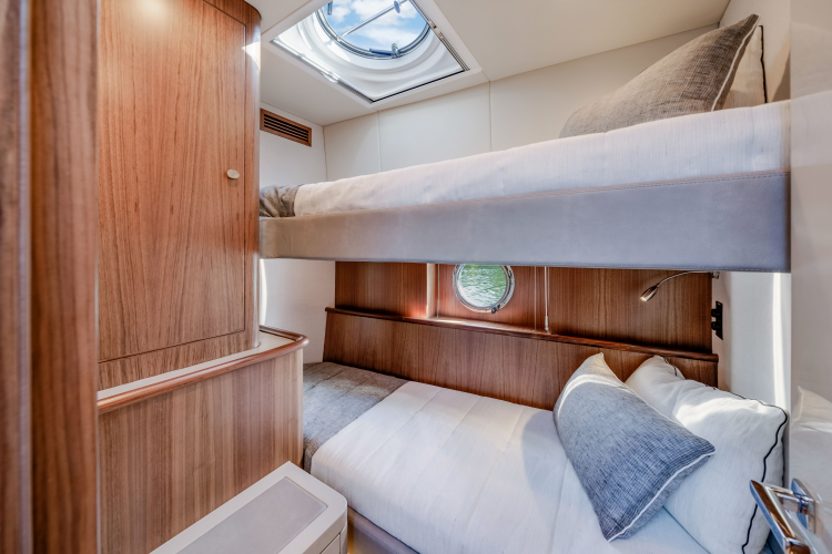 54 Daybridge Yacht Photos Pics 