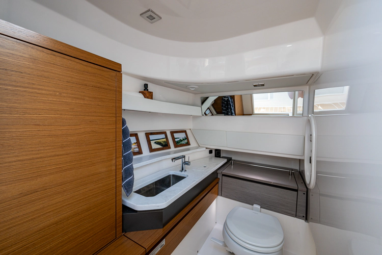 Tinker's Toye Yacht Photos Pics 