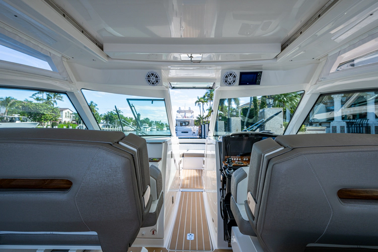 Tinker's Toye Yacht Photos Pics 