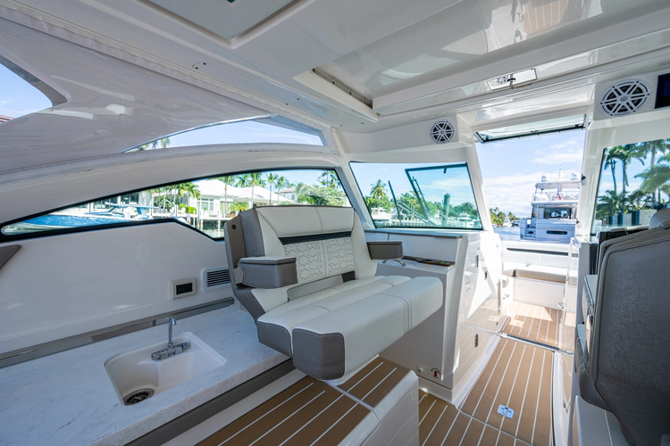 Tinker's Toye Yacht Photos Pics 