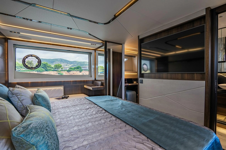 65 Sport Yacht Yacht Photos Pics 