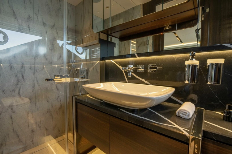 65 Sport Yacht Yacht Photos Pics 