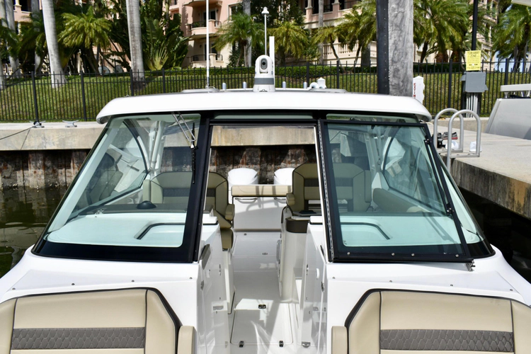 In Pursuit Yacht Photos Pics 