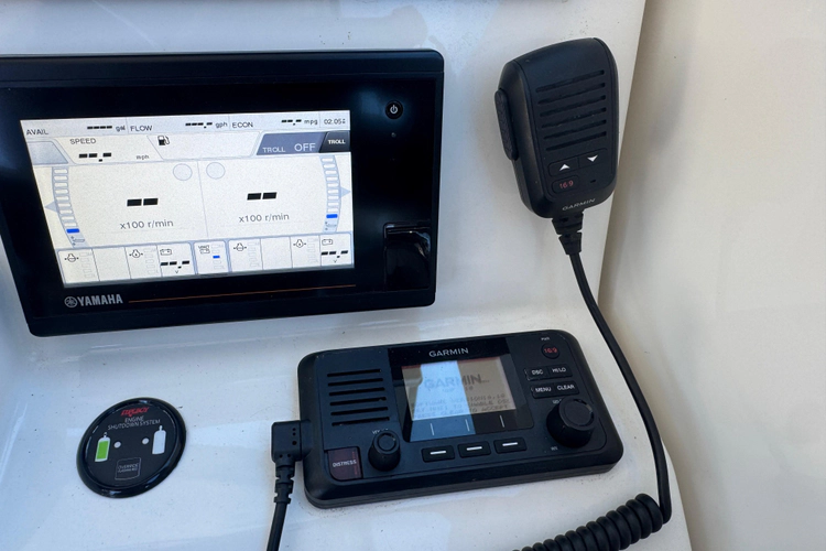 In Pursuit Yacht Photos Pics 