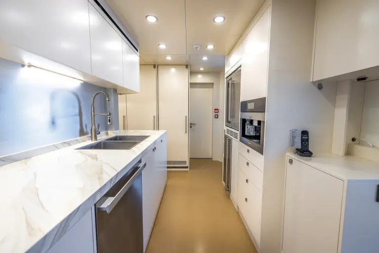 Evelyn P Yacht Photos Pics 