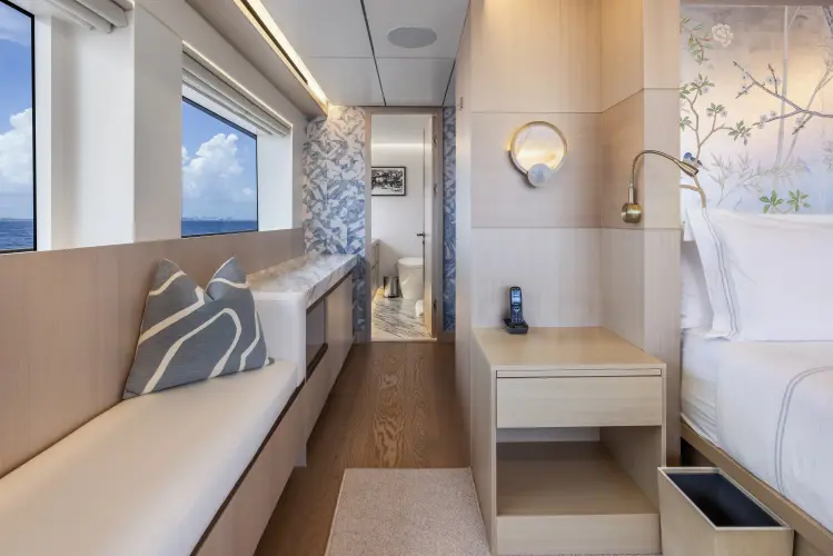 Evelyn P Yacht Photos Pics 