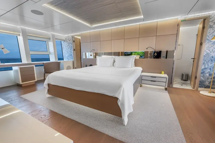 Evelyn P Yacht Photos Pics 