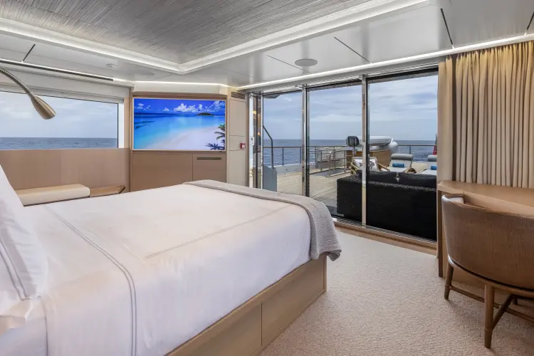 Evelyn P Yacht Photos Pics 