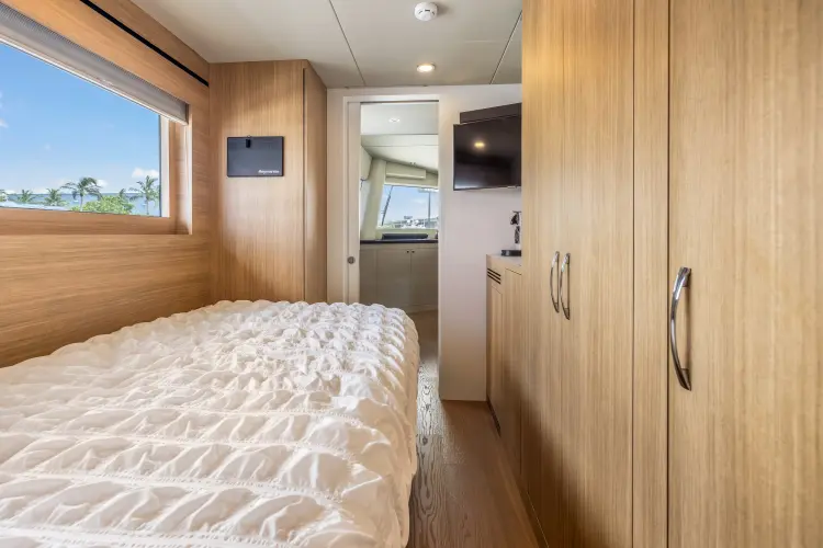 Evelyn P Yacht Photos Pics 