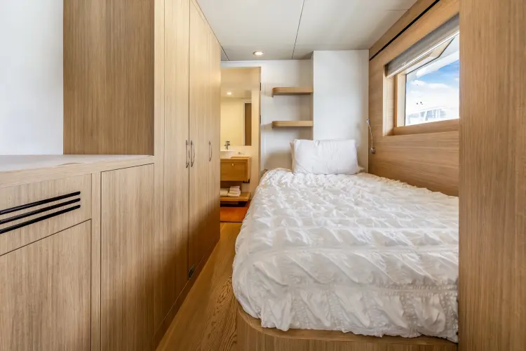 Evelyn P Yacht Photos Pics 