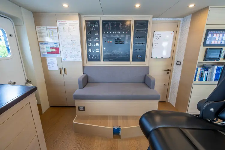 Evelyn P Yacht Photos Pics 
